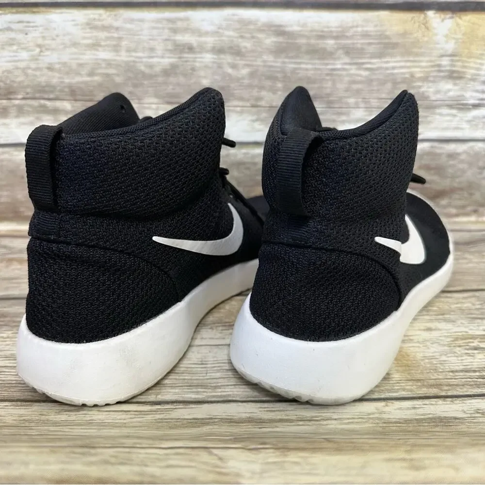 Nike WMNS Roshe Court size 9 black white color way